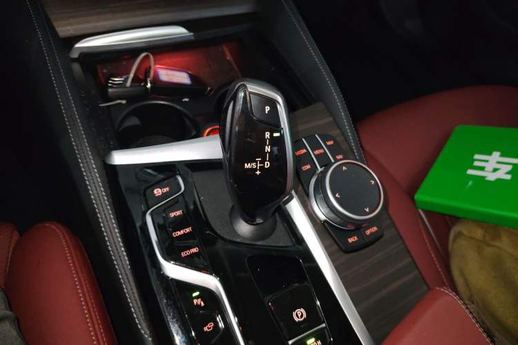 Used BMW 5 Series 2022 Second Facelift 530Li Luxury Edition Premium Package
