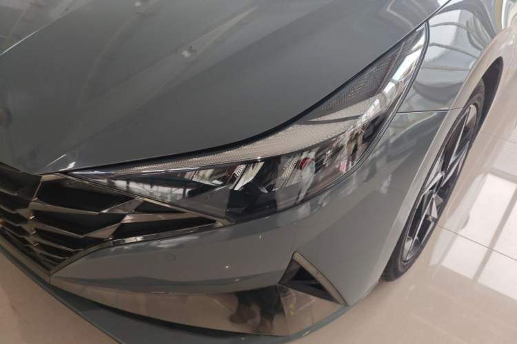 Used Hyundai Elantra 2021 1.5L CVT LUX Prestige Edition
