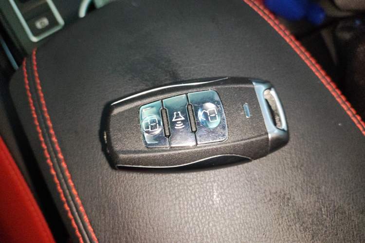 Used Haval H2 2018 Blue-Label 1.5T Dual-Clutch Two-Wheel-Drive Luxury Model