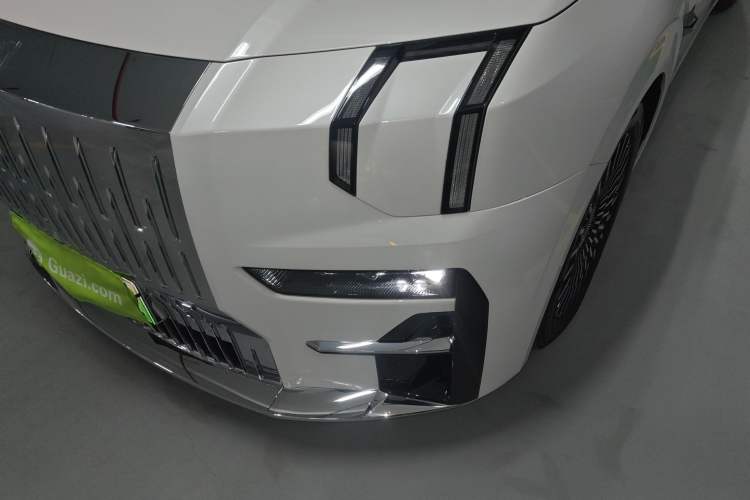 Used Zeekr 009 2024 Six-Seat Executive Version 4WD 108 kWh
