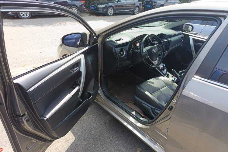 Used Toyota Corolla Hybrid E+ 2019 1.8L E-CVT Luxury Edition Driver Seat