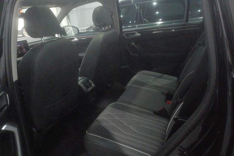 Used Volkswagen Tiguan L 2022 330TSI Automatic Two-Wheel Drive R-Line Enhanced Edition
