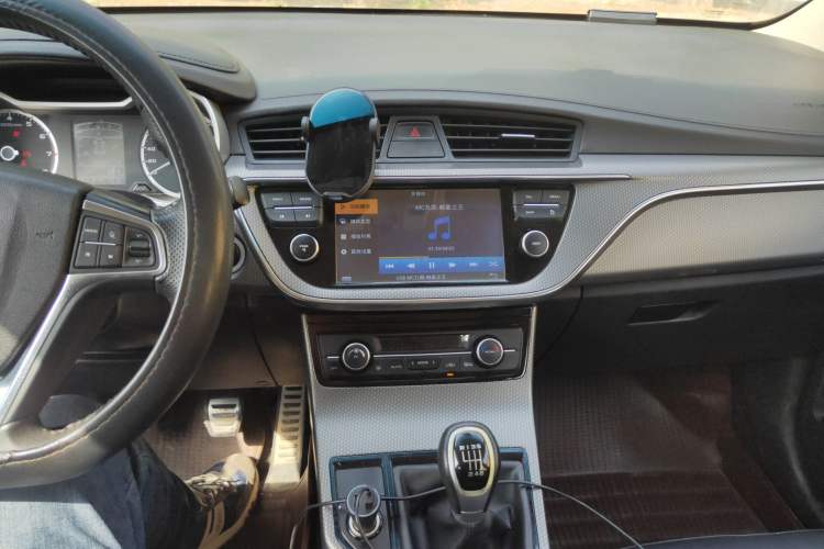 Used Geely Auto Emgrand GS 2016 Sports Edition 1.8L Manual LingShang Model Audio And AC Panel