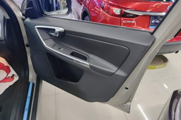 Used Volvo XC60 2017 T5 Smart Upgrade Edition
