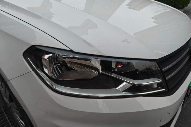 Used Volkswagen Santana 2016 1.4L Manual Fashion Edition Right Front Headlight