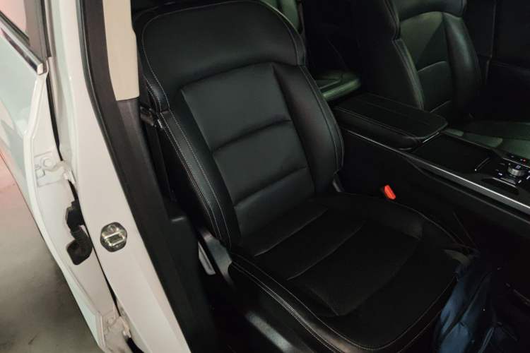 Used Geely Auto Haoyue 2020 1.8TD DCT Luxury Model 5 Seats Right Front Seat