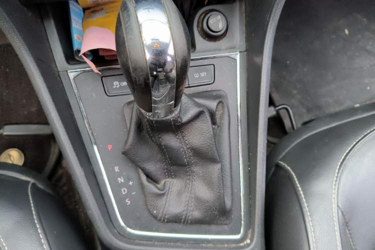 Used Volkswagen Lavida 2015 1.6L Automatic Comfort Edition
