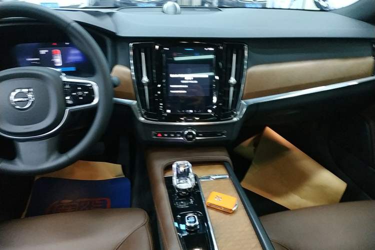 Used Volvo S90 2023 B5 Zhiyi Luxury Edition