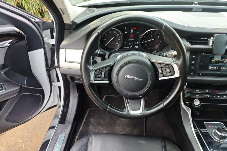 Used Jaguar XFL 2018 XFL 2.0T 200PS Luxury Edition
