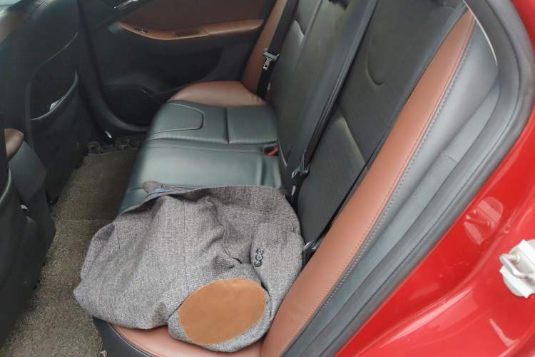 Used BYD G5 2014 1.5TID Automatic Prestige Model