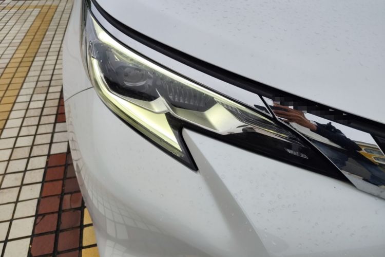 Used Toyota SIENNA 2023 2.5L Hybrid Comfort Edition Right Front Headlight