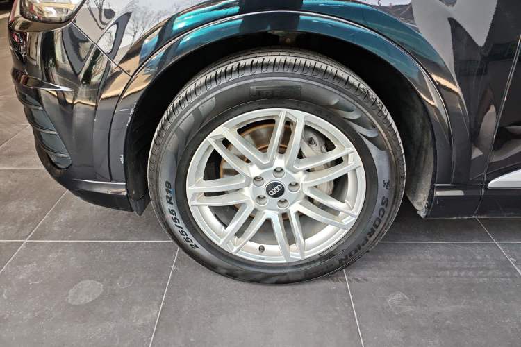 Used Audi Q7 2016 40 TFSI S line Sport Edition Left Front Wheel Hub