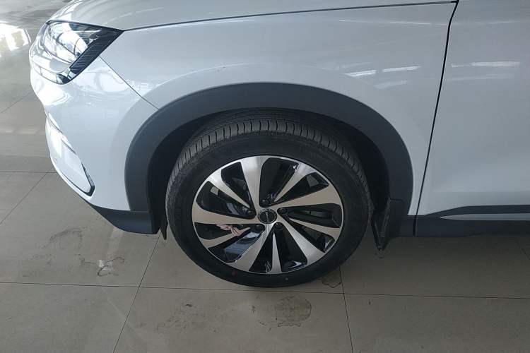 Used BYD Song PLUS New Energy 2024 HONOR Edition DM-i 110km Flagship PLUS

