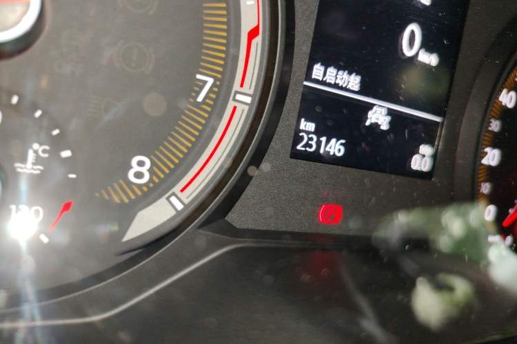 Used Volkswagen Tharu 2021 330TSI All-Wheel Drive Luxury PLUS Version Odometer Close Up