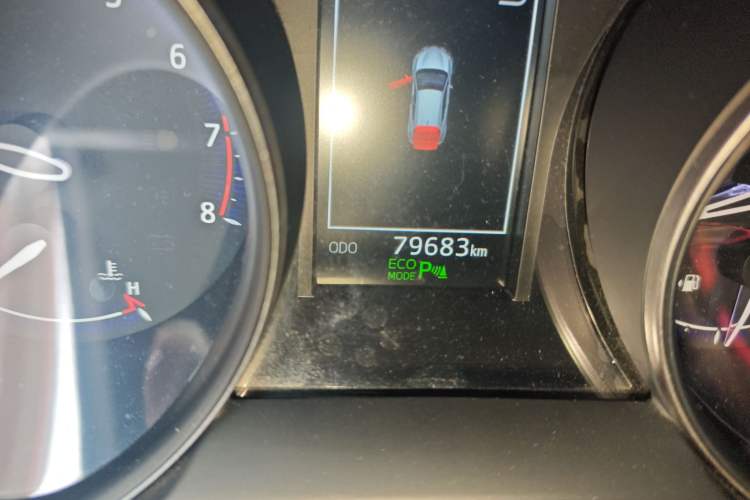 Used Toyota C-HR 2018 2.0L Luxury Sunroof Version China V Emission Standard
