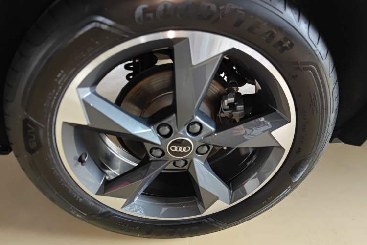 Used Audi Q3 2023 35 TFSI Fashion Dynamic Model (1.4T)
