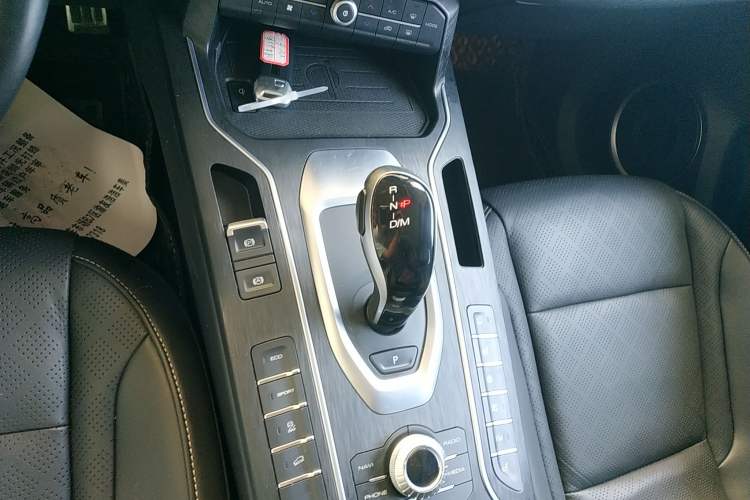 Used Wey VV6 2018 2.0T Two-Wheel Drive Flagship Version China V Standard