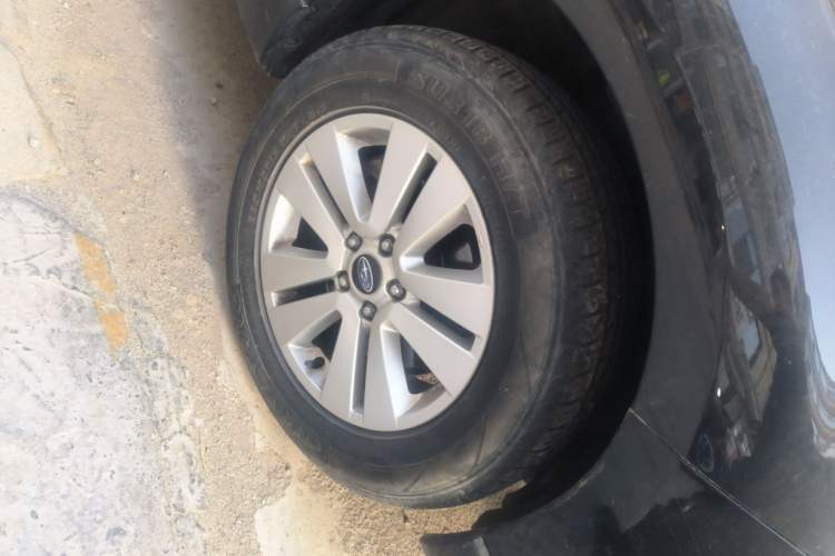 Used Subaru Outback 2015 2.5i Luxury Navigation Edition Right Front Wheel Hub