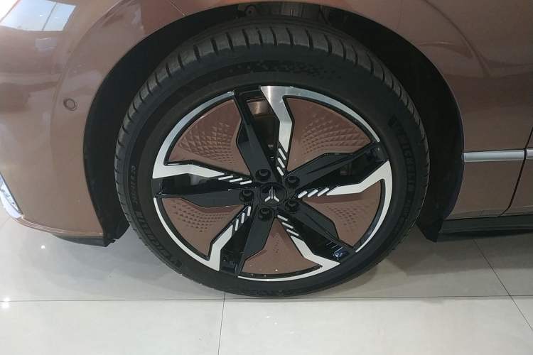 Used VOYAH PASSION 2023 Four-Wheel Drive Long-Range Version
