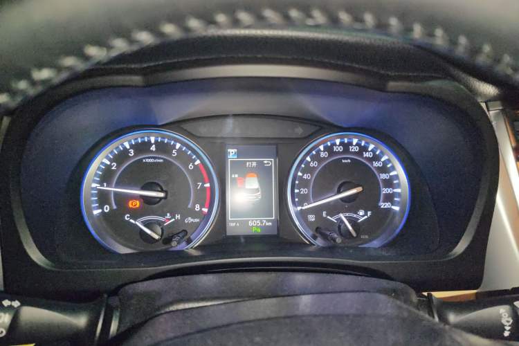 Used Toyota Highlander 2018 2.0T Four-Wheel Drive Prestige Version 7 Seats China V Emission Standard