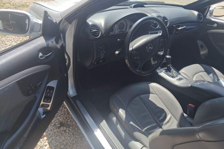 Used Mercedes-Benz CLK-Class 2006 CLK 350 Convertible Sports Car Driver Seat