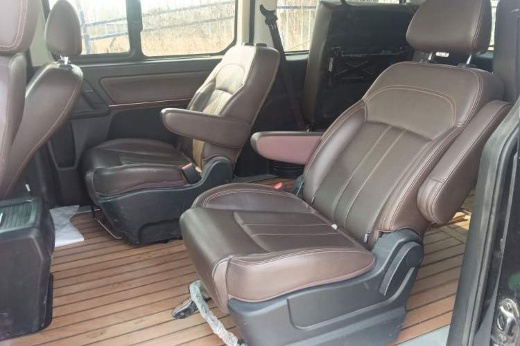 Used FORTHING Lingzhi PLUS 2021 2.0L Manual Luxury 7-Seater
