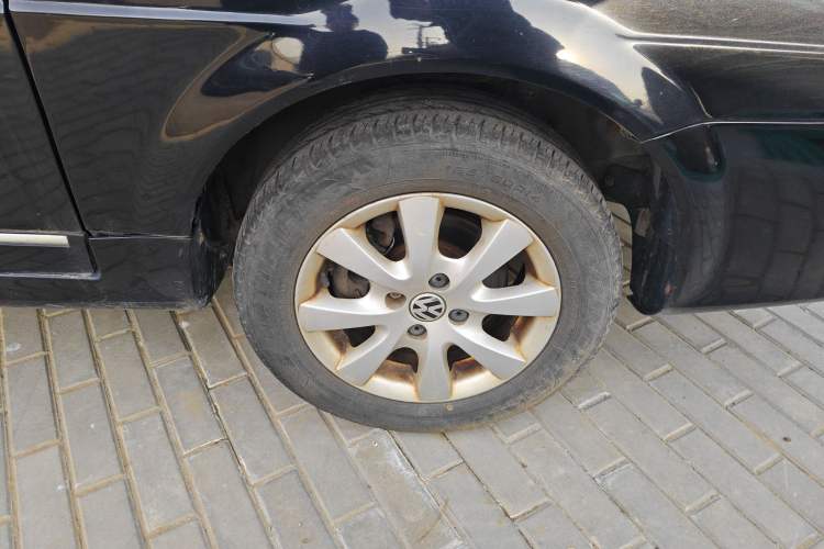 Used Volkswagen Santana Vista 2008 1.8L Manual Comfort Edition Right Front Wheel Hub