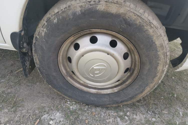 Used SAIC MAXUS Xintu V80 2021 2.0T Manual Classic Aoyuntong 127 PS Mid-axle Mid-roof 6/7/8/9-Seater Right Front Wheel Hub