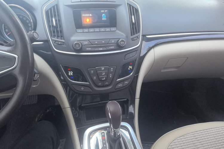 Used Buick Regal 2014 2.0L Leading Fashion Edition