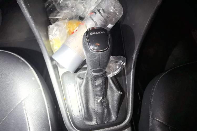 Used Skoda Rapid Spaceback 2014 1.6L Automatic Enjoyment Edition
