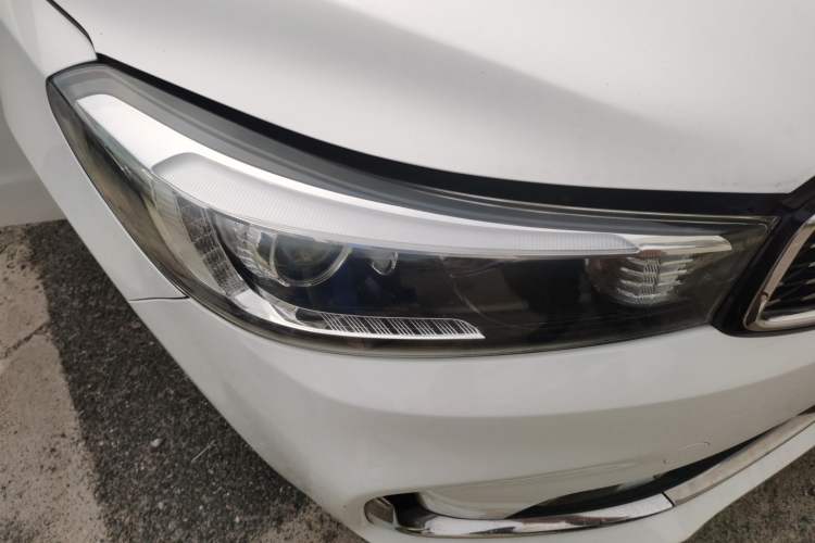 Used Kia K3 2016 1.6L Automatic GLS Right Front Headlight