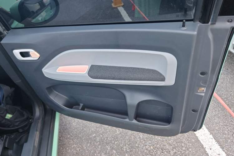 Used Chery New Energy QQ Ice Cream 2022 170km Sundae Phosphate Lithium-Ion