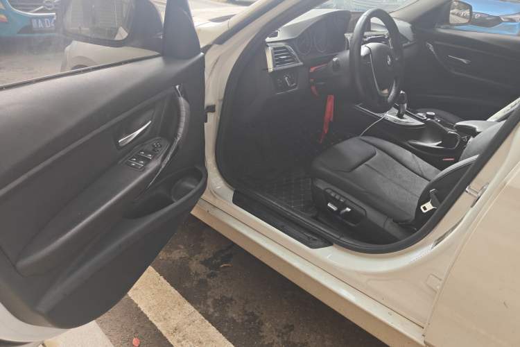 Used BMW 3 Series 2017 318i Fashion Model