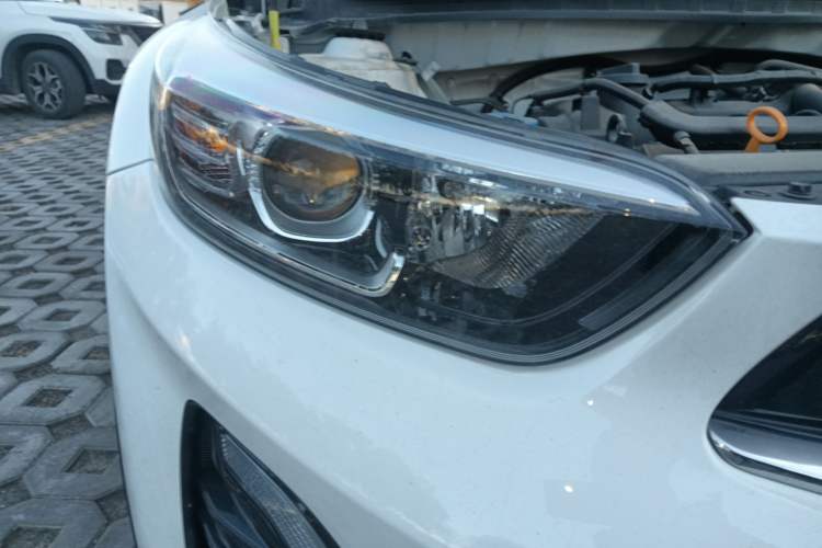 Used Kia kx1 Stonic 2021 1.4L CVT Sunroof Model
