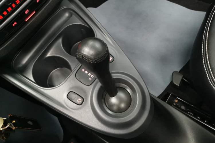 Used smart fortwo 2018 1.0L 52kW Convertible Passion Edition China V Standard
