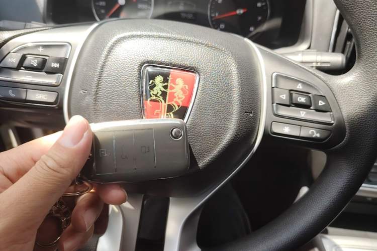 Used Roewe i6 2020 PLUS 1.6L Manual 4G Connect Glory Flagship Edition
