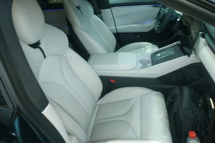 Used XPeng P7 2025 Model—750 All-Wheel-Drive High-Performance Ultra
