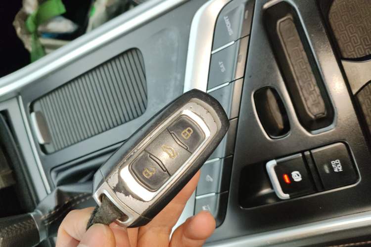 Used Geely Auto Vision X6 2019 1.4T CVT 4G Connected Luxury Version China VI Standard