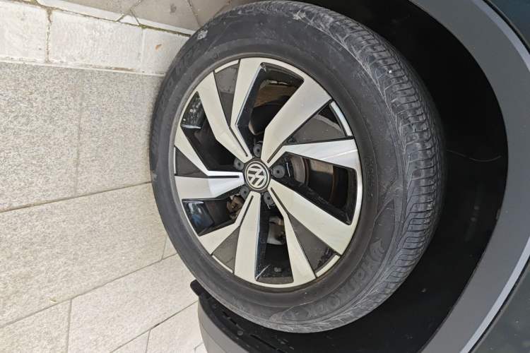 Used Volkswagen Tayron 2019 Teramont Edition 280TSI Two-Wheel Drive Luxury Model China VI Standard Right Front Wheel Hub