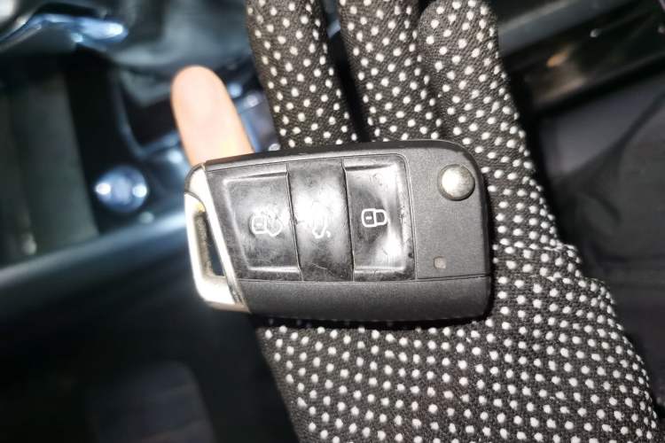 Used Volkswagen Tiguan L 2019 Revised 330TSI Automatic Two-Wheel Drive Smart & Luxury Edition China VI Standard Vehicle Key