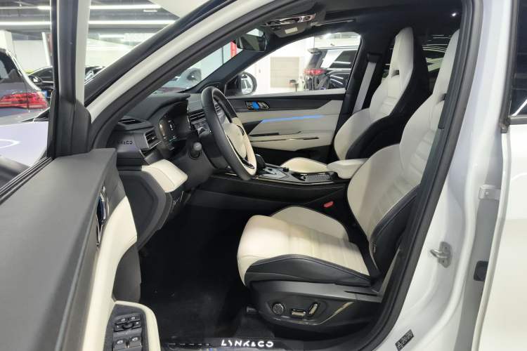 Used Lynk & Co 01 EM-P 2023 1.5TD EM-P Dawn Edition Left Front Seat