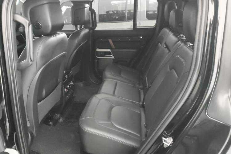 Used Land Rover Defender 2023 Facelift 110 3.0T P400 Dark Edition