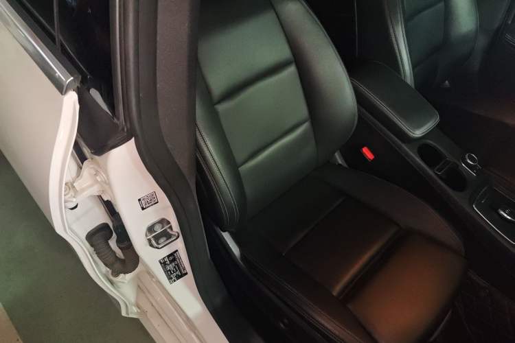 Used Mercedes-Benz CLA 2018 CLA 200 Style Edition Right Front Seat