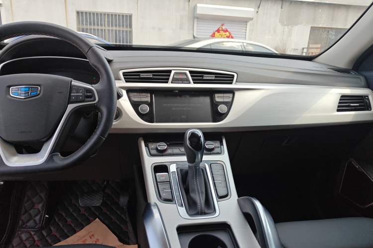 Used Geely Auto Emgrand X7 Sport 2018 1.8TD Automatic Two-Wheel Drive Smart Connect 4G Internet Edition Audio And AC Panel