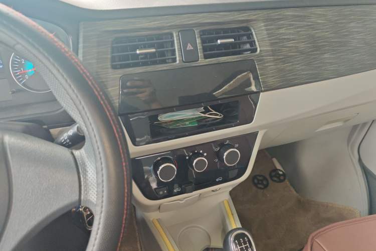 Used Jinbei New Hiace X30L 2021 1.5L Wealth Edition Bus Non-Air-Conditioned China VI Standard SWC15M Audio And AC Panel