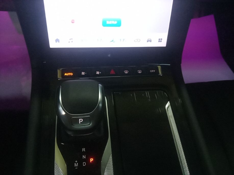 Hongqi H5 2024 1.5T DCT Smart Connect Flagship Edition - Chinese Trim Yun — снимка 16