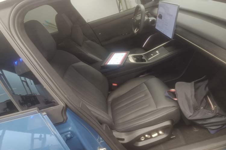 Used ONVO L60 2024 60 kWh All-Wheel Drive
