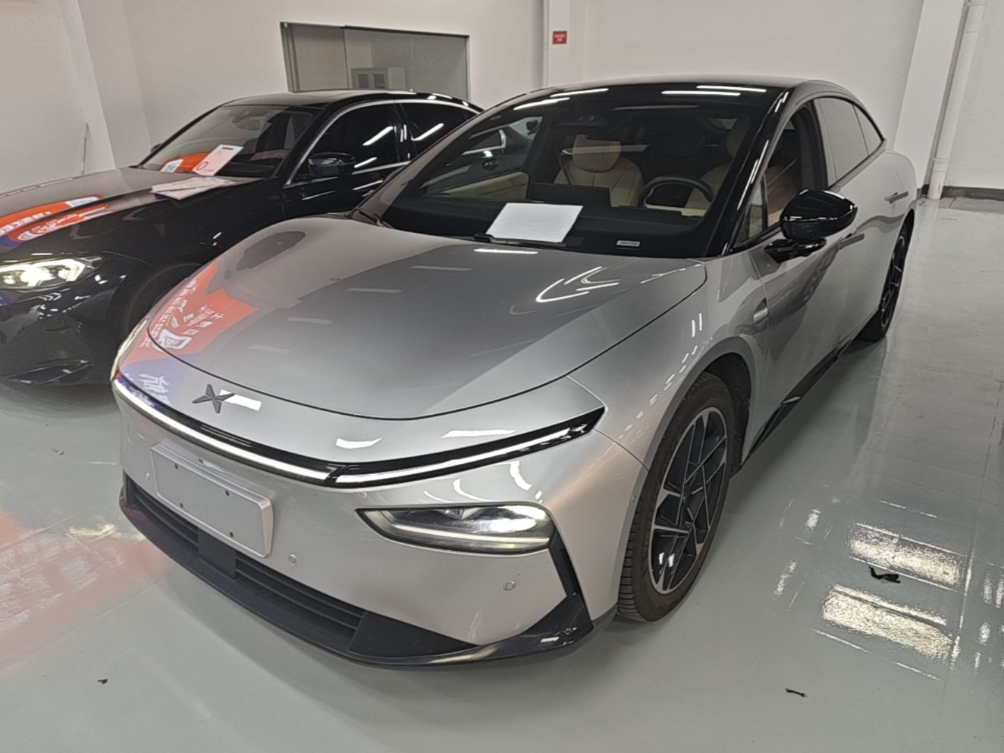 Unter der Vorderseite des Autos