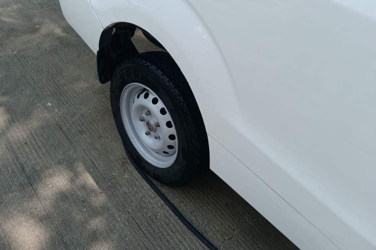 Used Jinbei New Hiace EV 2023 Comfort Model
