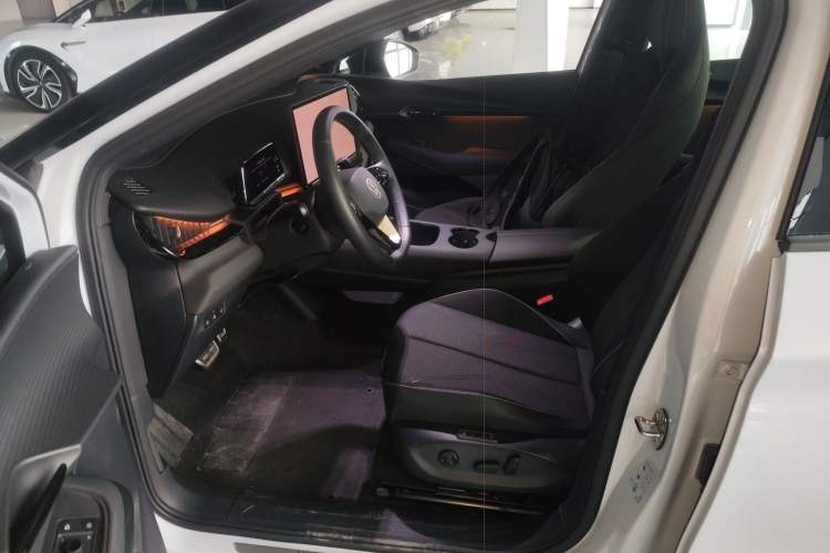 Used Volkswagen ID.UNYX 2024 Pro Long-Range Version Driver Seat